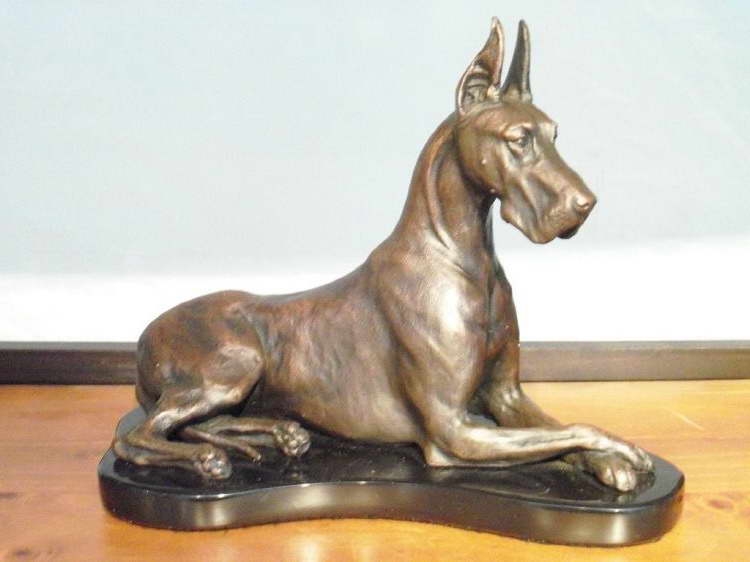 Great Dane Sculptor