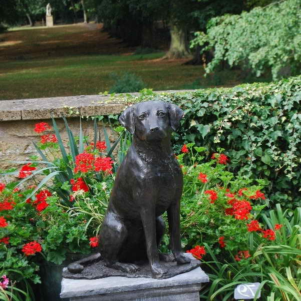 Labrador Retriever Garden Statue